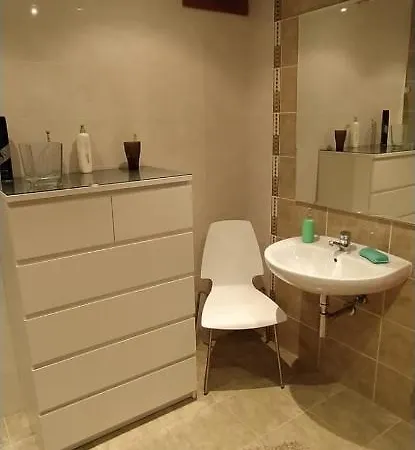 La Casa De Cristal Goyán