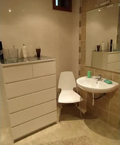 La Casa De Cristal Goyán